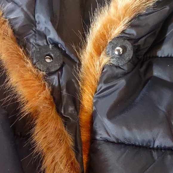 Dennis by Dennis Basso black quilted puffer jacket with faux fur trim EUC - Picture 6 of 16